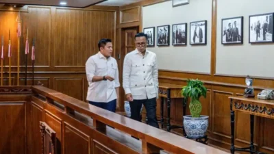 Malam Natal: Seskab Teddy dan Kepala BP BUMN Satukan Langkah Percepat Pemulihan Pascabencana